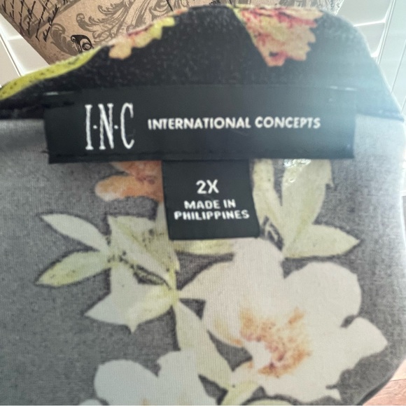 INC International Concepts Black Floral Blouse - Picture 7 of 8
